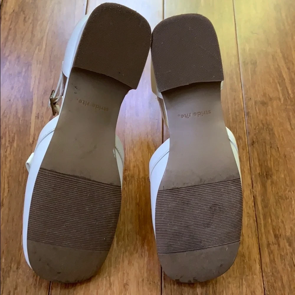 ☀️ 3/$36 or 2/$30 STRIDE RITE Girls White Leather 1” Heel Dress Sz 2